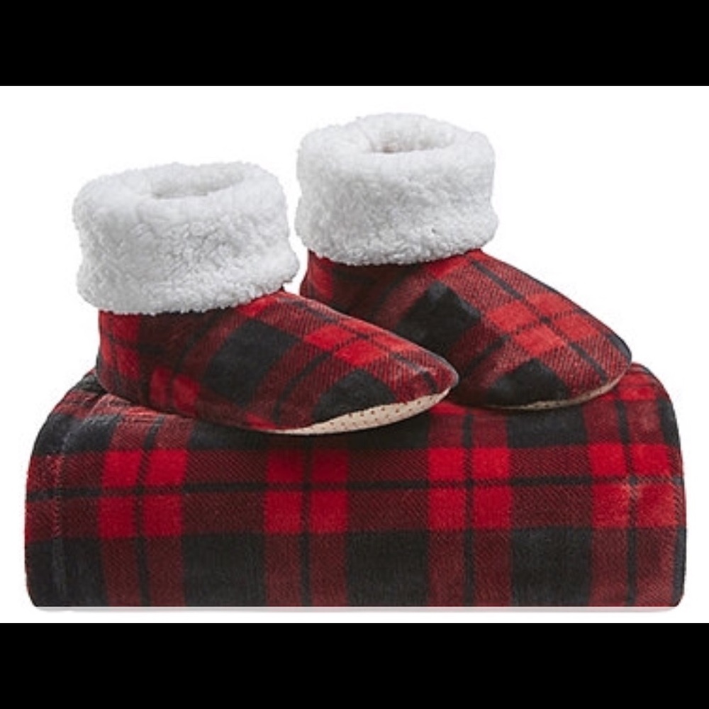 Alcove girls throw and bootie set